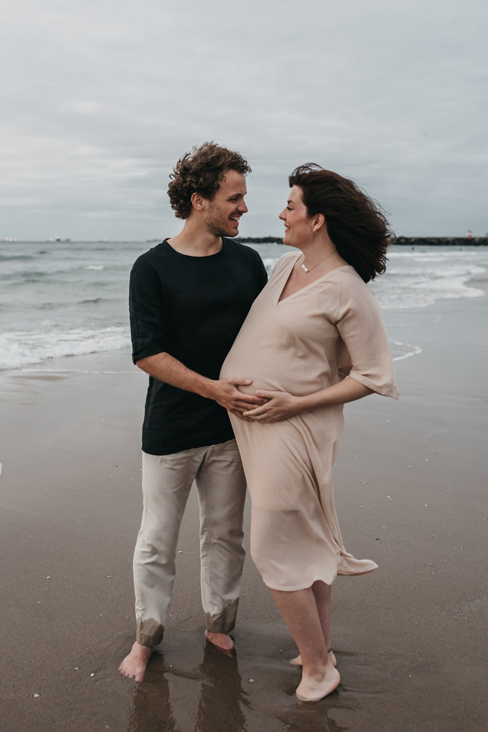 zwangerschapsshoot-strand-den-haag-louise-boonstoppel-fotografie